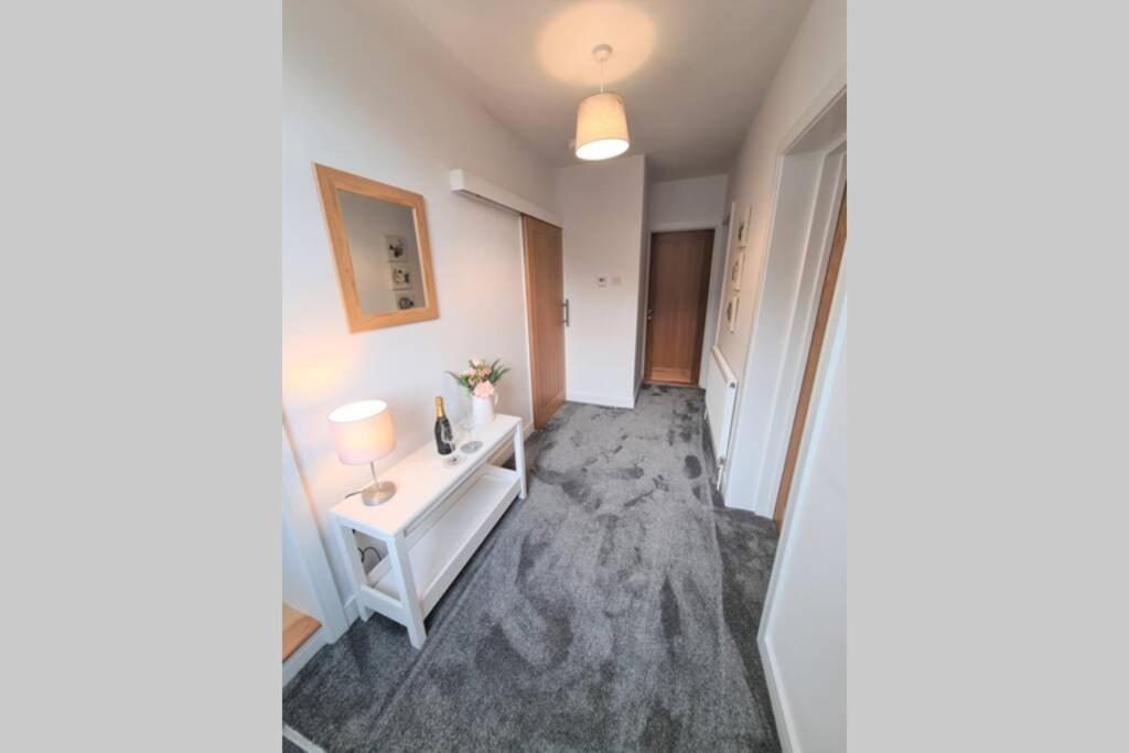Beautiful Seaside Apartment With Parking Ventnor Exterior photo