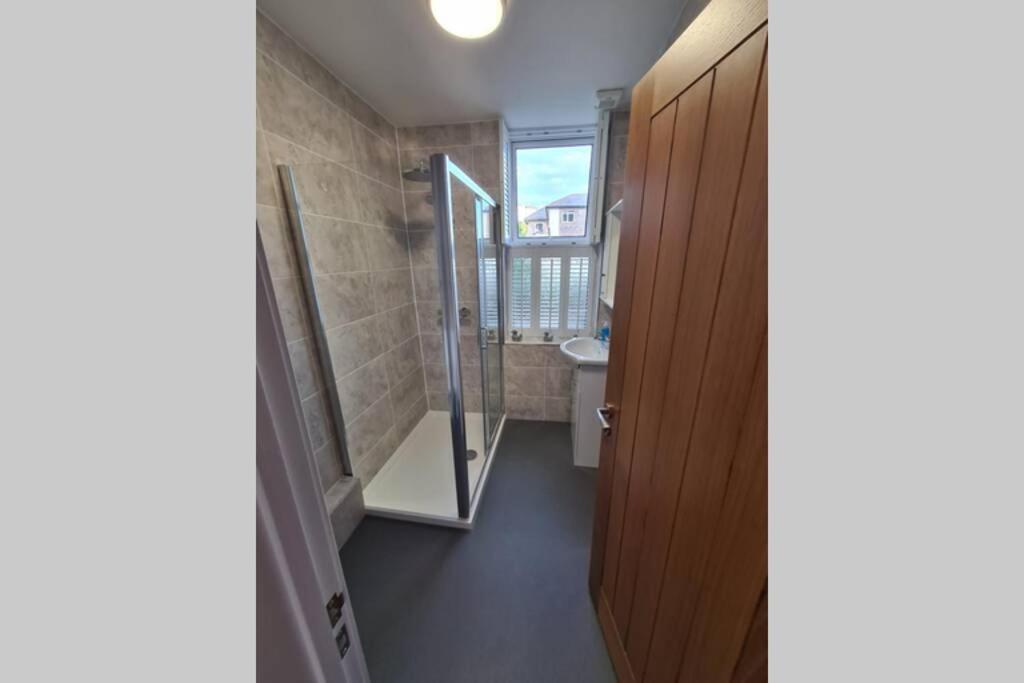 Beautiful Seaside Apartment With Parking Ventnor Exterior photo